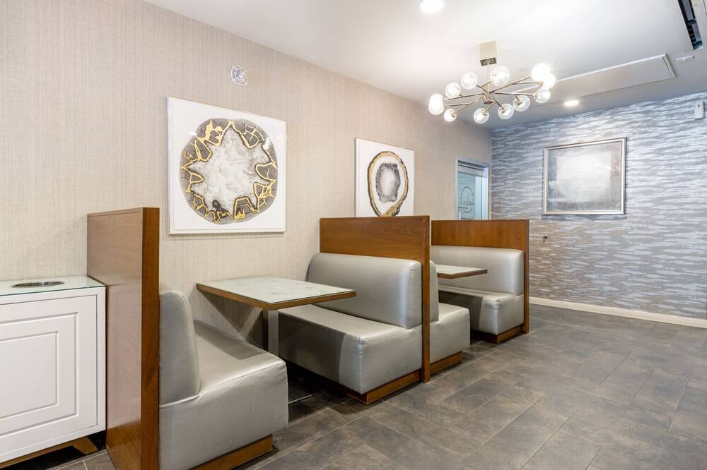 Photo of Bedroom in Wilshire Center
