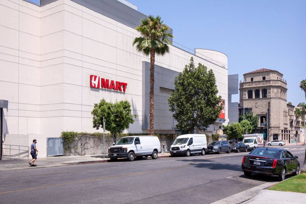 Photo of Outdoor in Wilshire Center