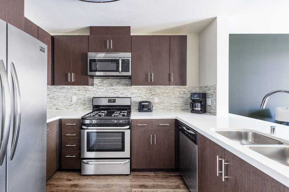 Photo of Kitchen in Wilshire Center