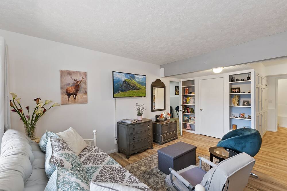 Photo of Livingroom in Whispering Forest