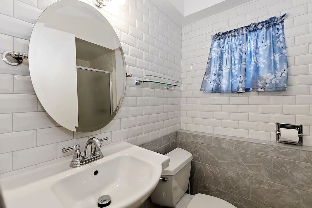 Photo of Bathroom in Whispering Forest