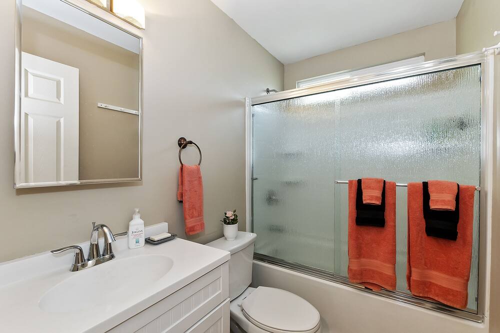Photo of Bathroom in Whispering Forest