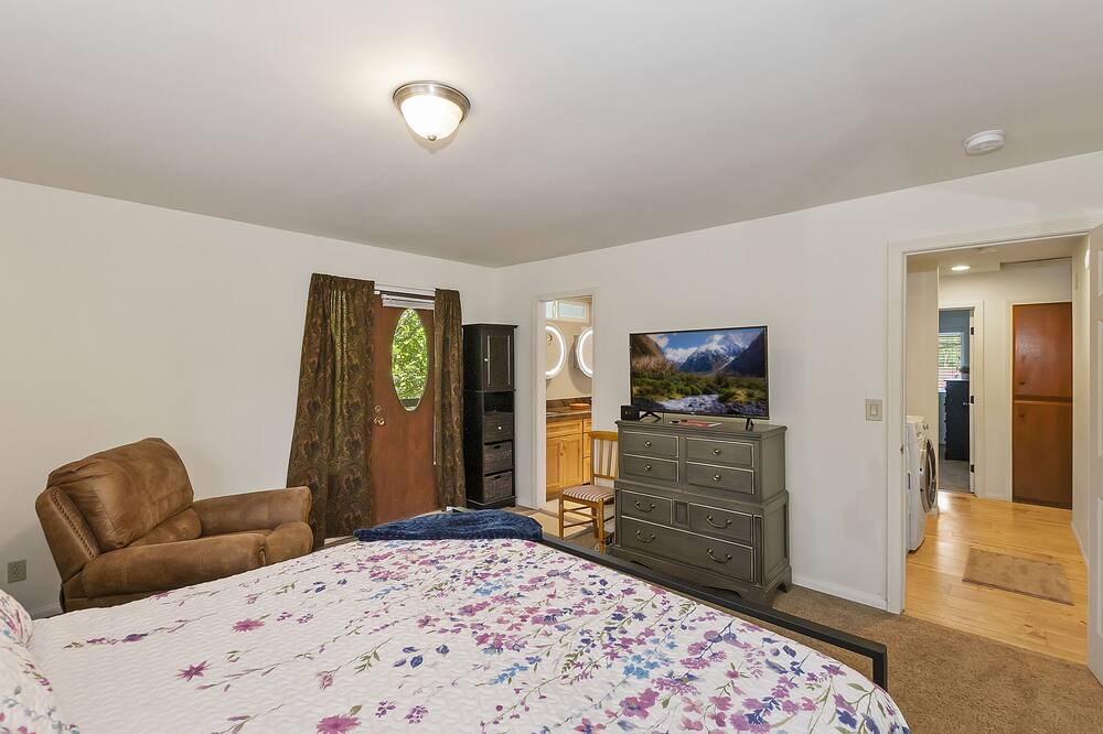 Photo of Bedroom in Whispering Forest