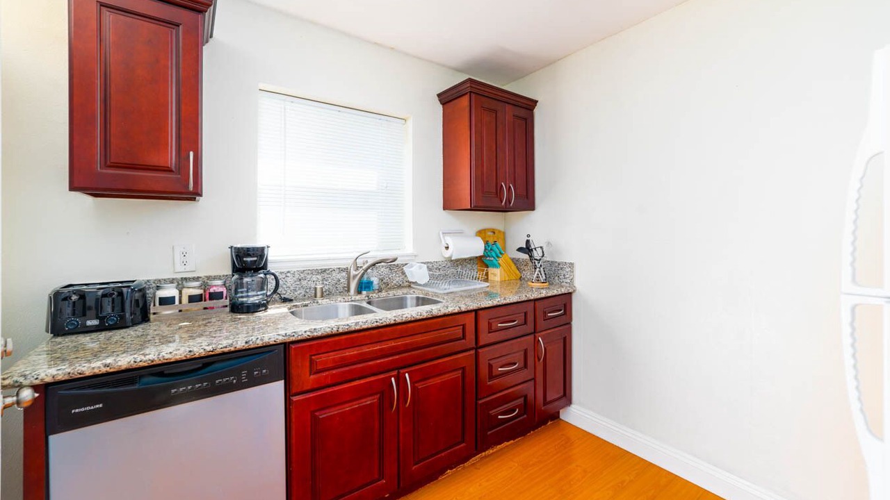 Photo of Kitchen in North Long Beach