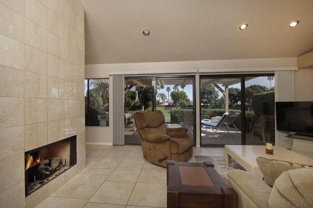 Photo of Livingroom in Bermuda Dunes