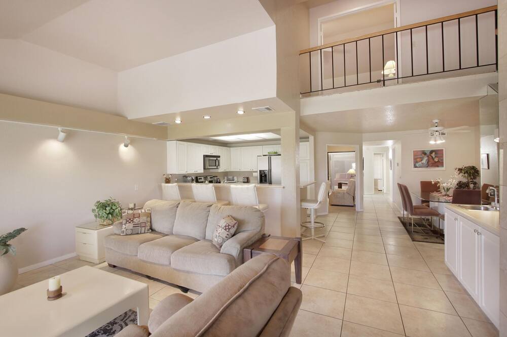 Photo of Livingroom in Bermuda Dunes