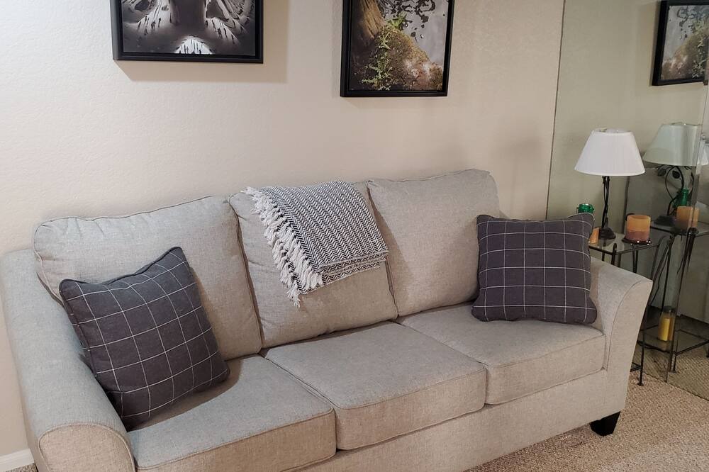 Photo of Livingroom in Bermuda Dunes