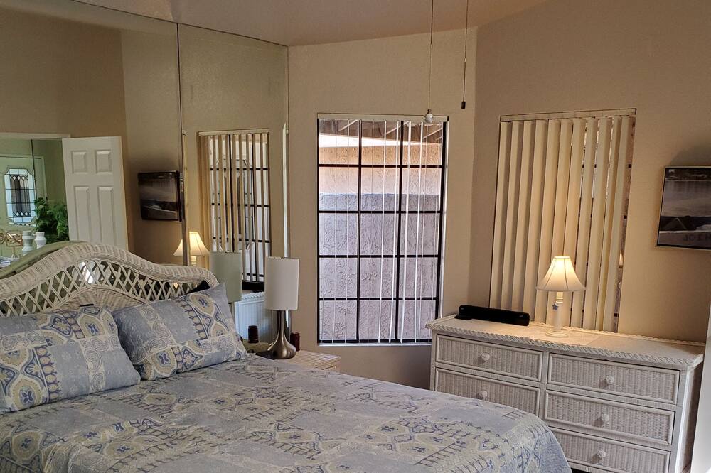 Photo of Bedroom in Bermuda Dunes
