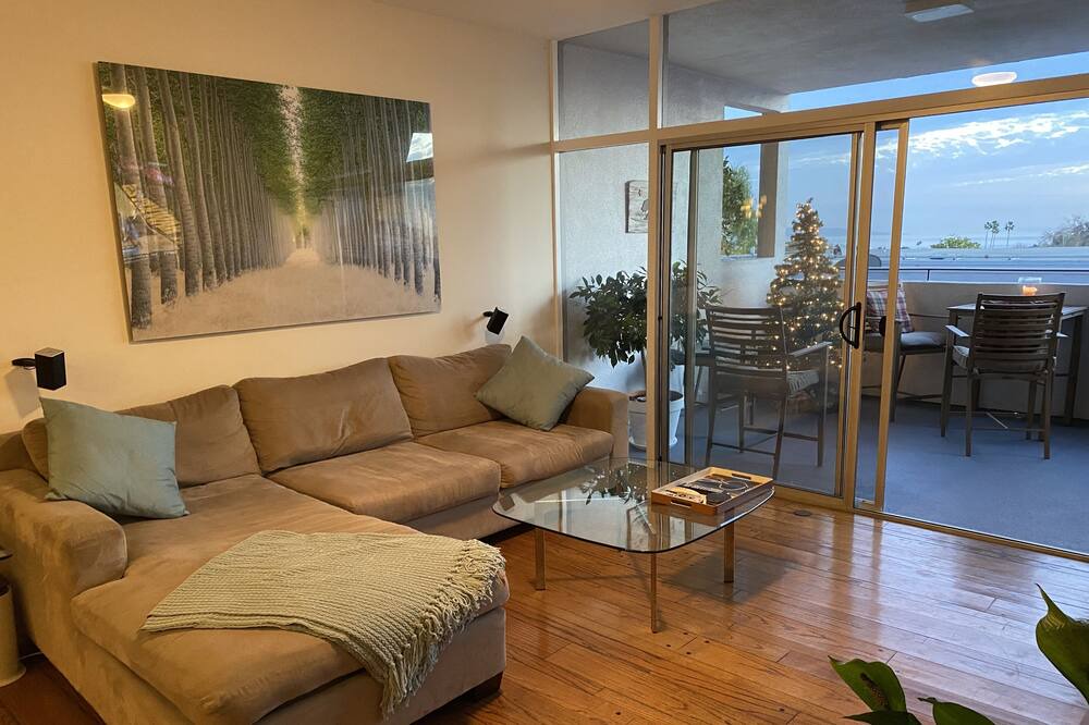 Photo of Livingroom in Pacific Palisades