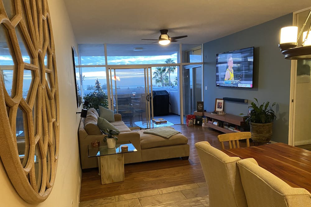 Photo of Livingroom in Pacific Palisades