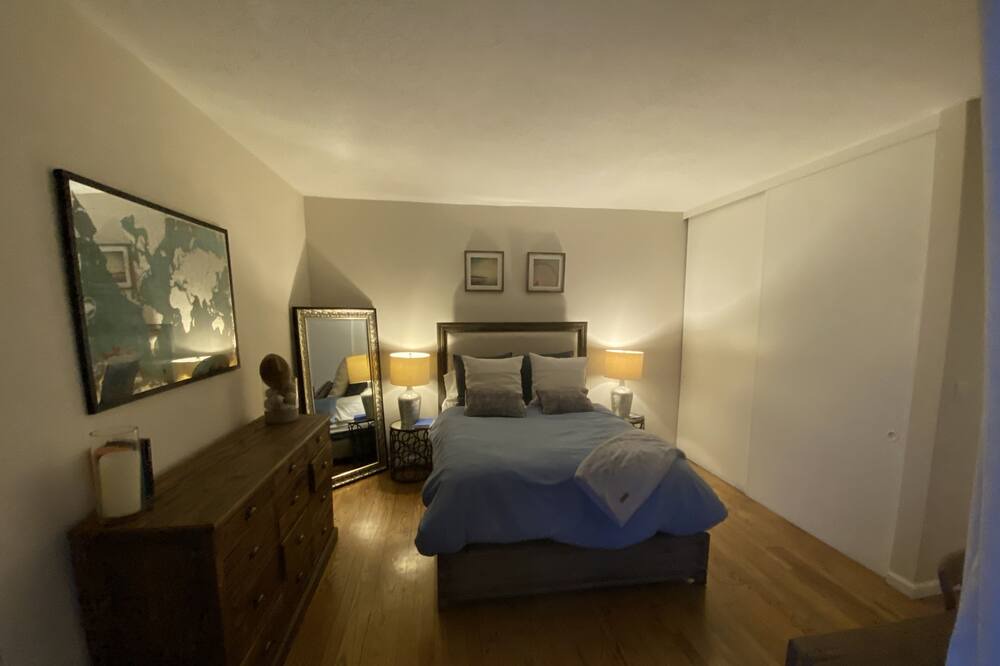 Photo of Bedroom in Pacific Palisades