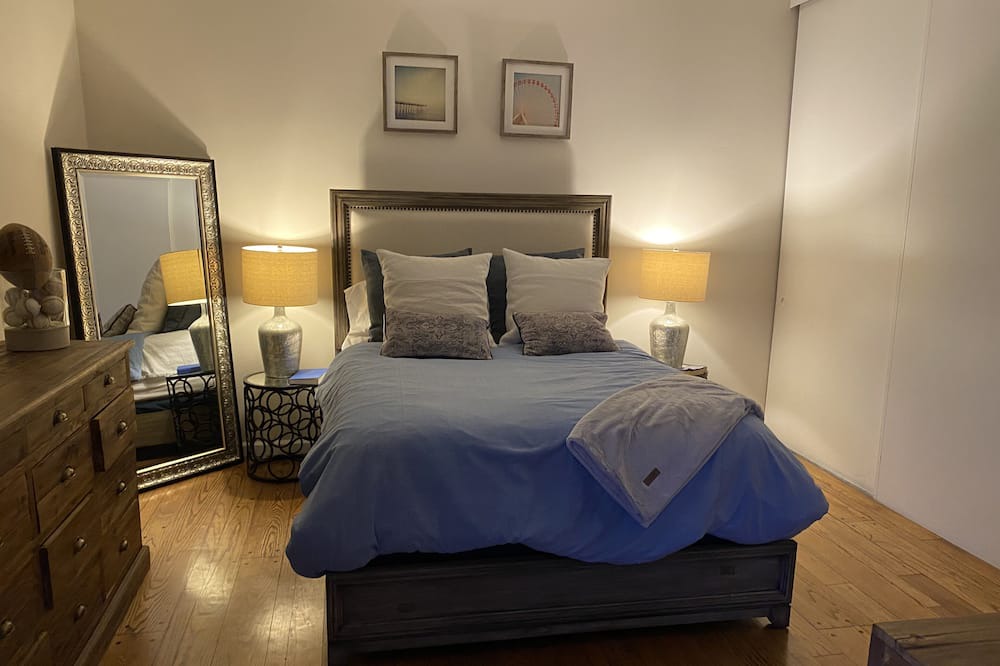 Photo of Bedroom in Pacific Palisades