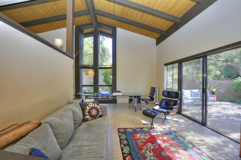 Photo of Livingroom in Montecito