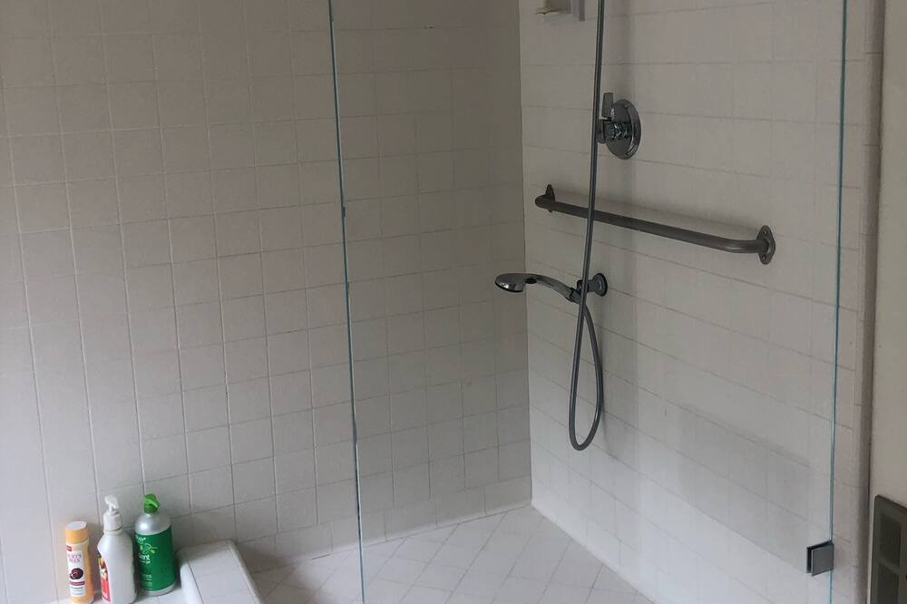 Photo of Bathroom in Montecito