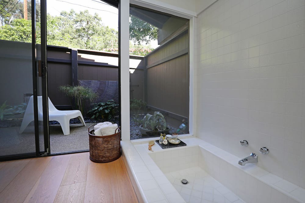Photo of Bathroom in Montecito