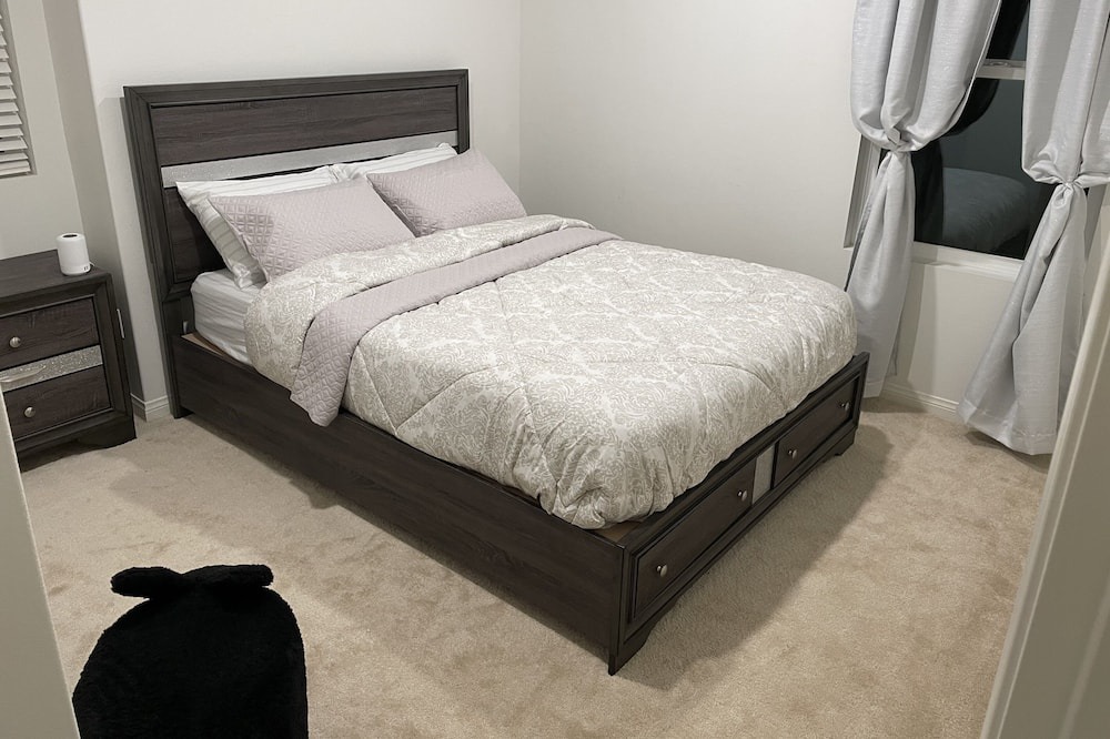 Photo of Bedroom in Canyon Country
