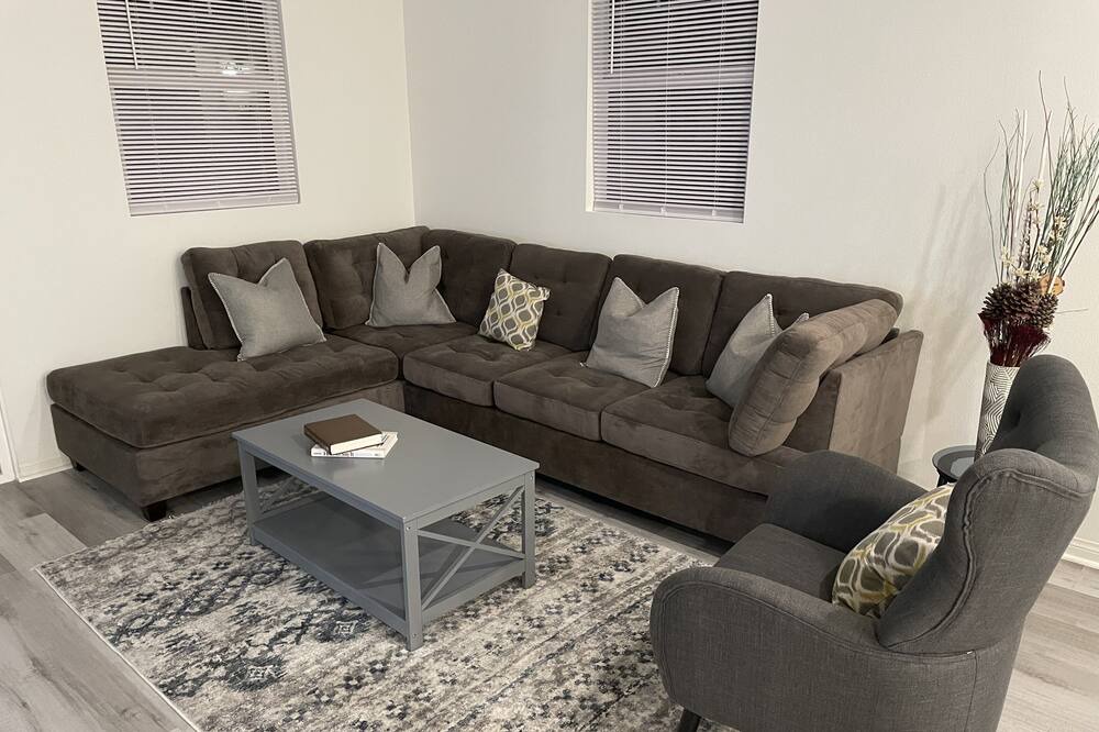 Photo of Livingroom in Canyon Country