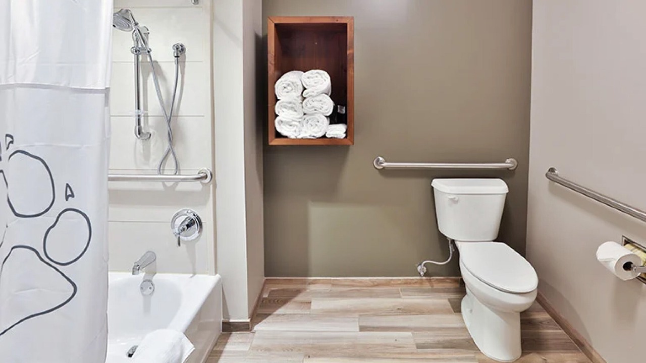 Photo of Bathroom in Peters