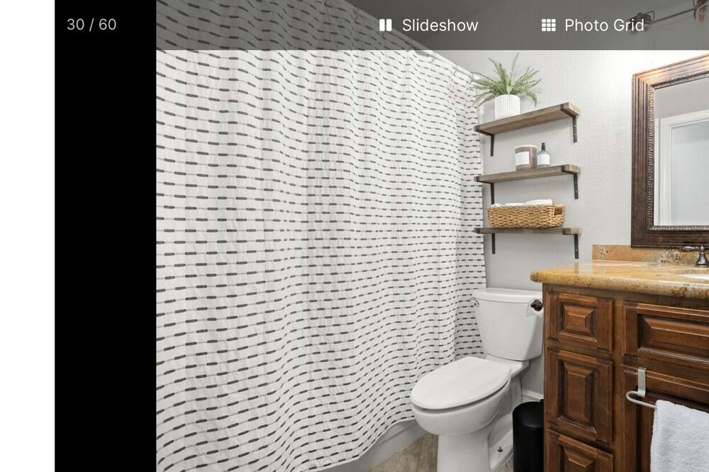 Photo of Bathroom in Canyon Lake