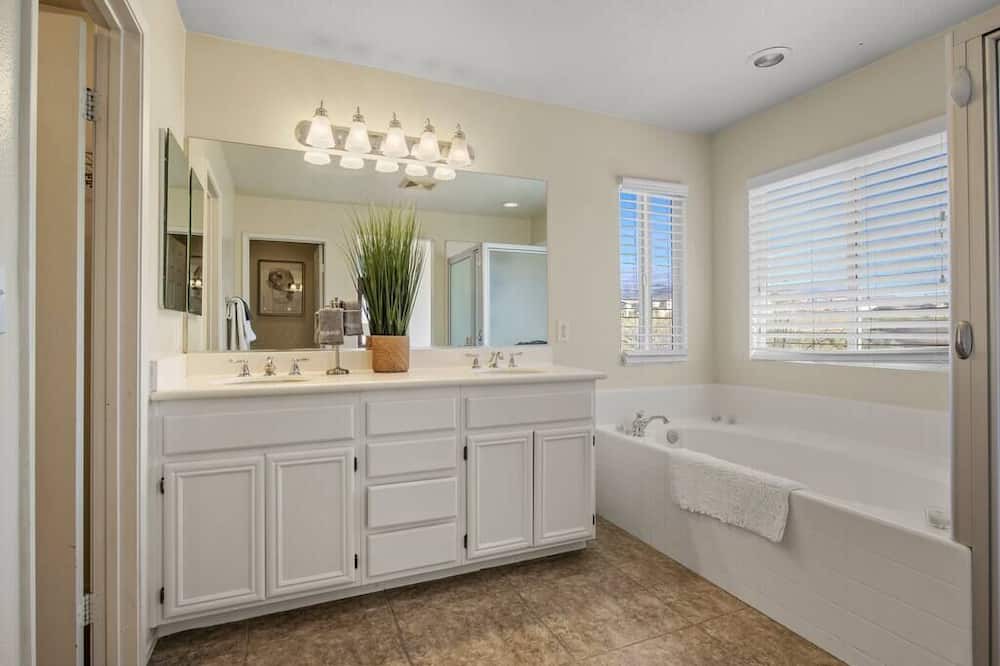 Photo of Bathroom in Beaumont