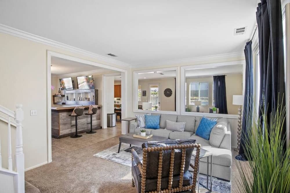 Photo of Livingroom in Beaumont