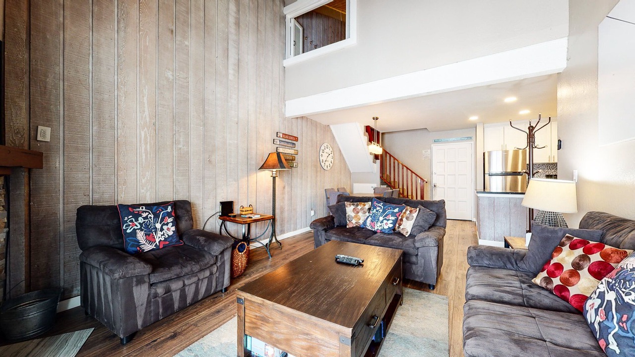 Photo of Livingroom in Mammoth Lakes