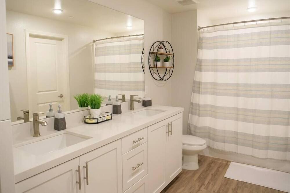 Photo of Bathroom in Arlington South