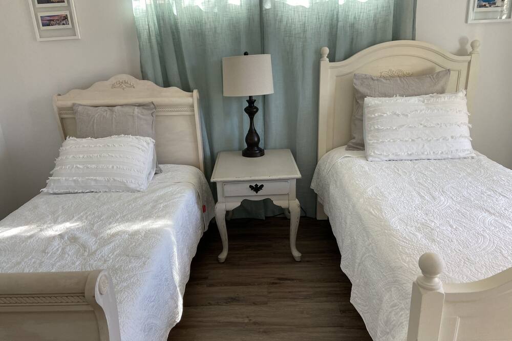 Photo of Bedroom in Edgewood Park