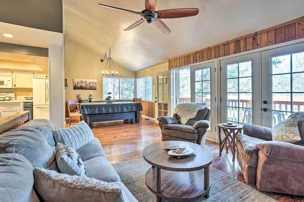 Photo of Bedroom in Arrowhead Villas