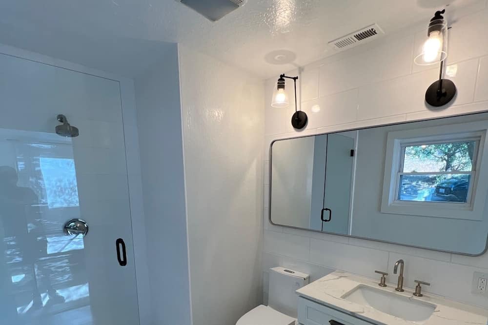 Photo of Bathroom in Groveland