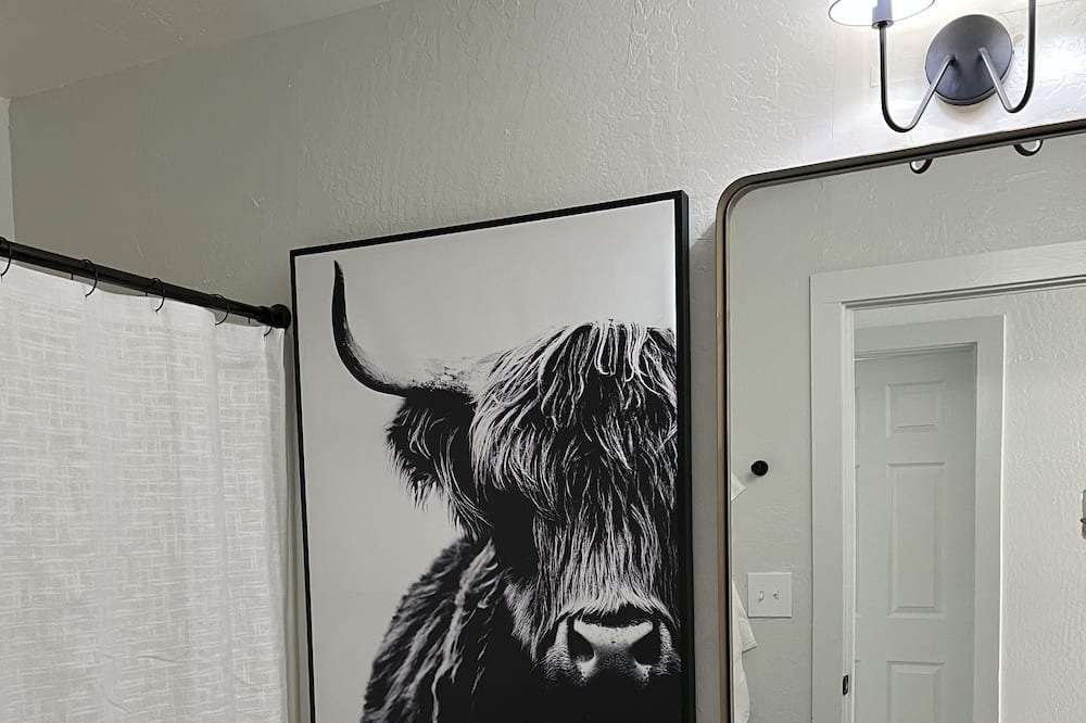 Photo of Bathroom in Groveland