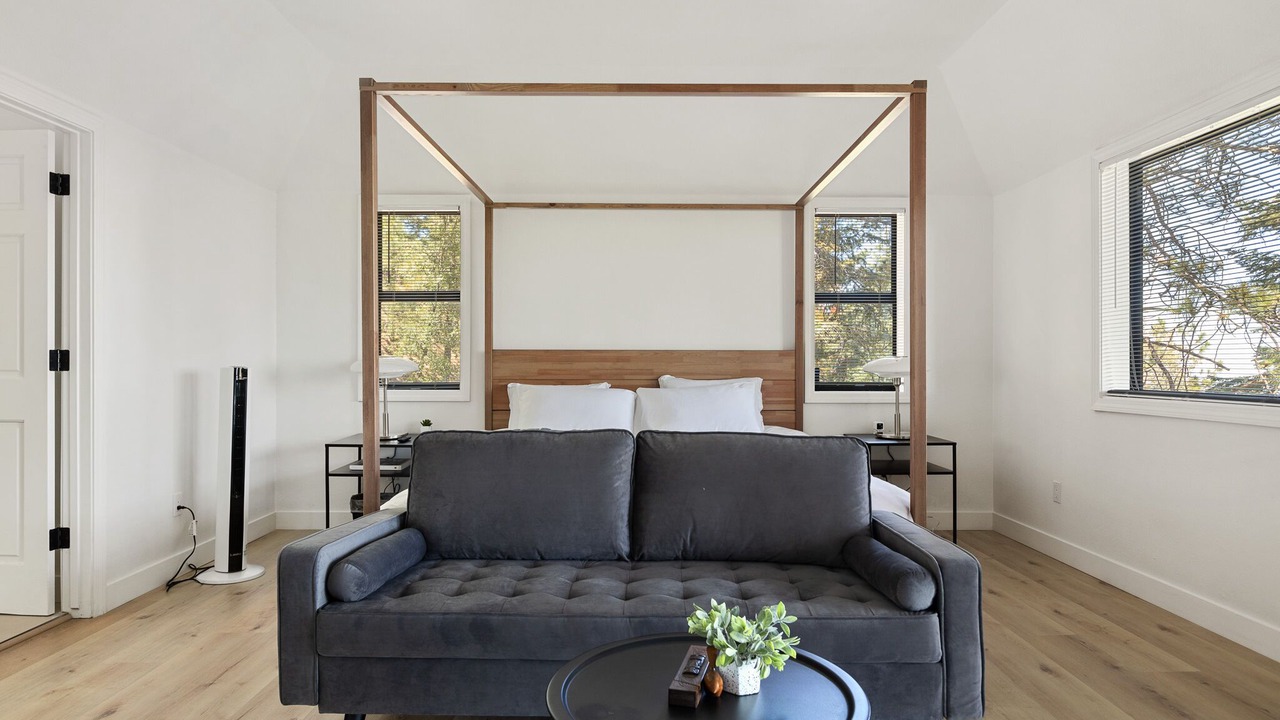 Photo of Livingroom in Twin Peaks
