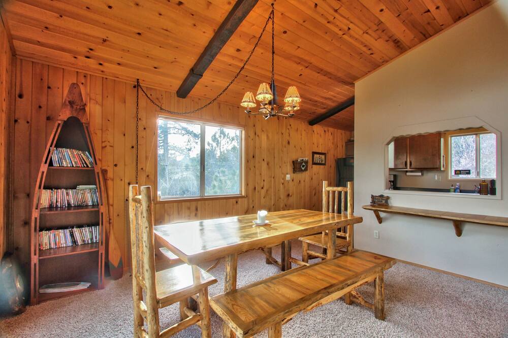Photo of Livingroom in Whispering Forest