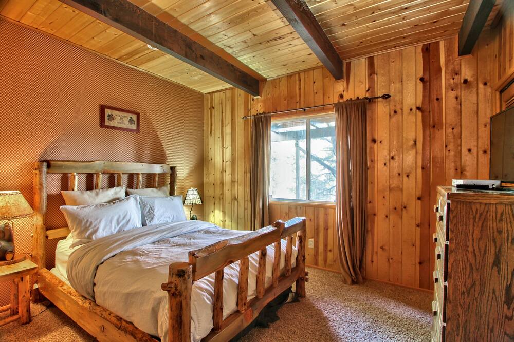 Photo of Bedroom in Whispering Forest