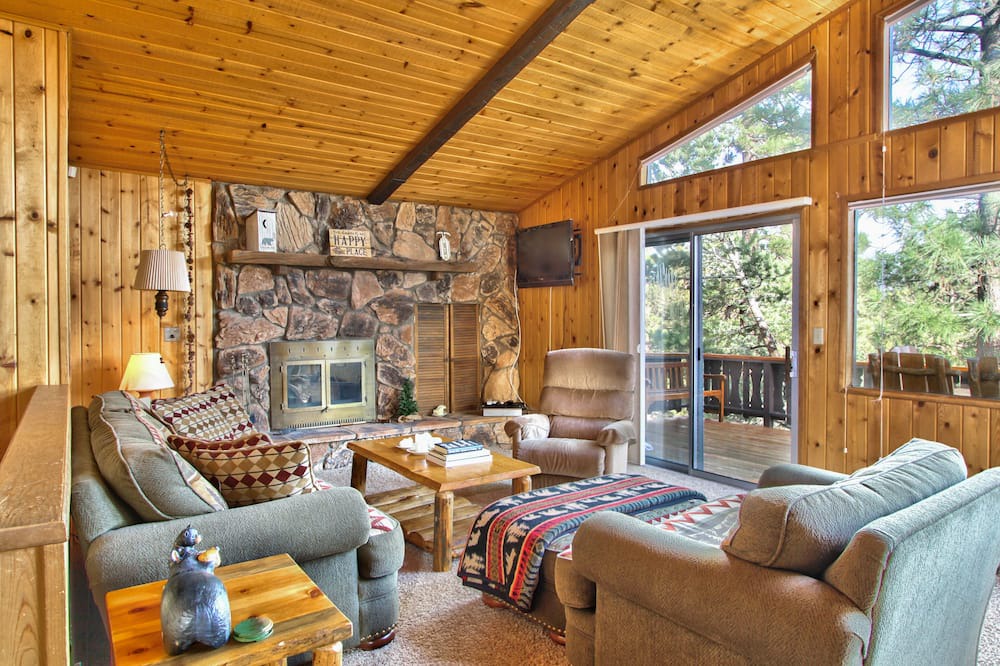 Photo of Livingroom in Whispering Forest