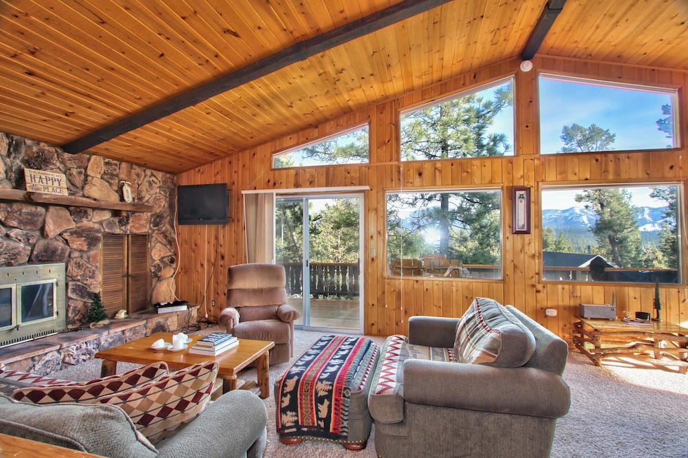 Photo of Livingroom in Whispering Forest