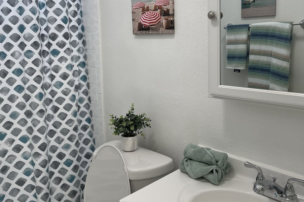 Photo of Bathroom in Gardena