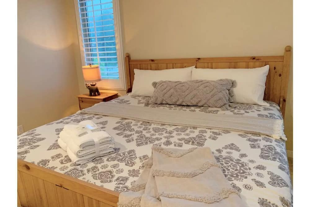 Photo of Bedroom in Tustin