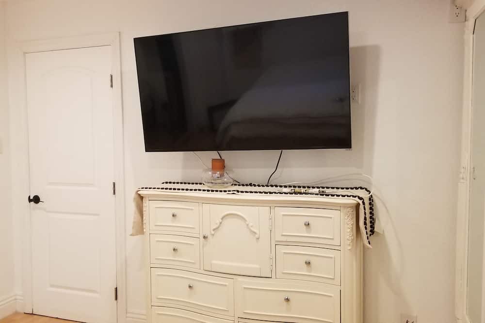 Photo of Bedroom in Yorba Linda