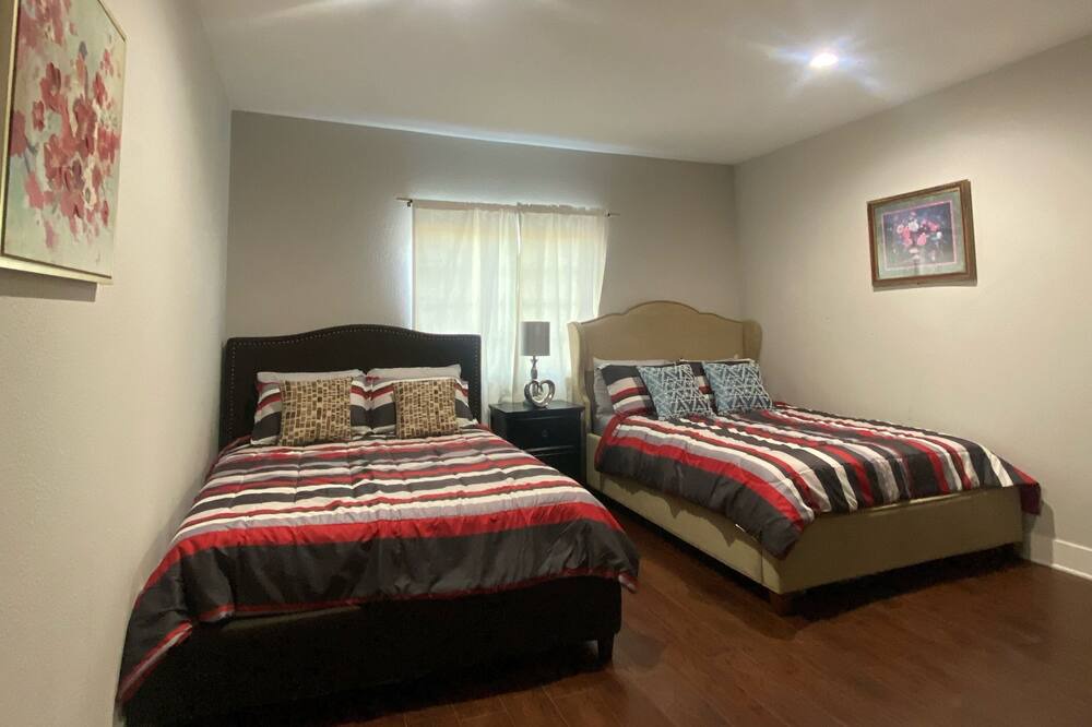 Photo of Bedroom in Fountain Valley