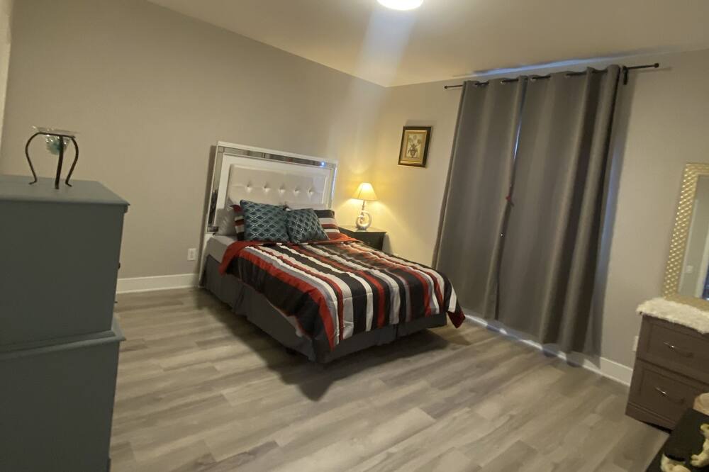 Photo of Bedroom in Fountain Valley