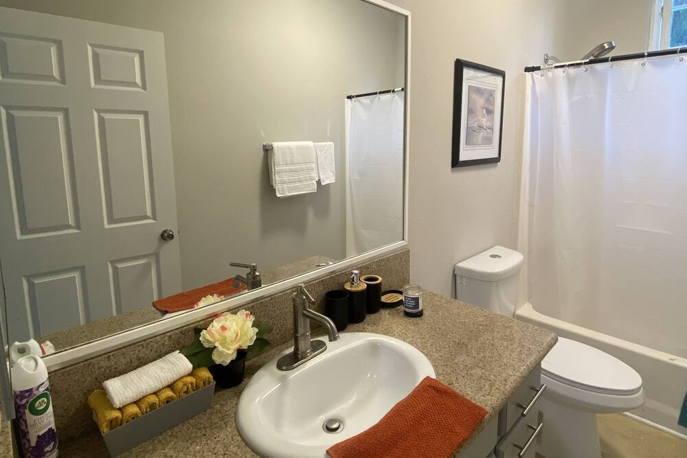 Photo of Bathroom in Fountain Valley