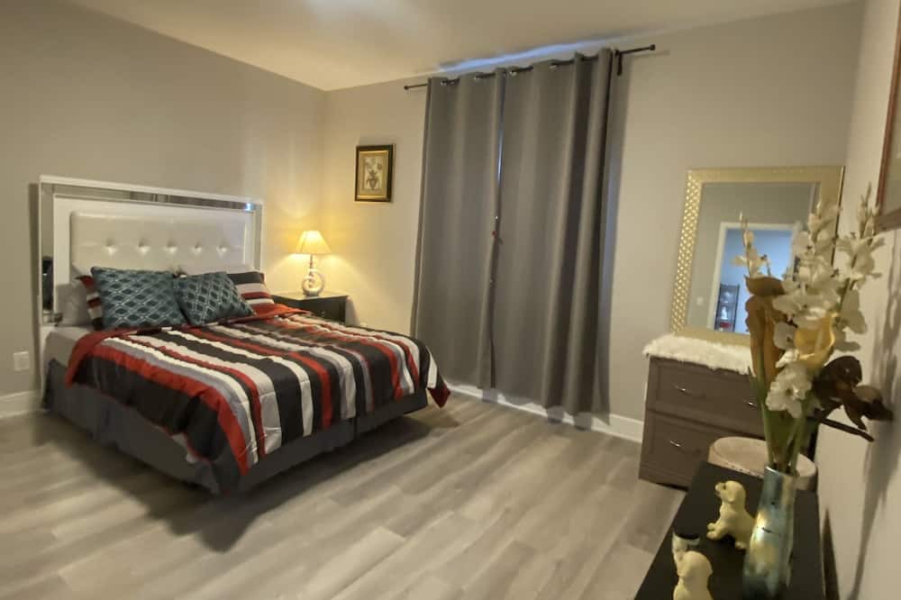 Photo of Bedroom in Fountain Valley