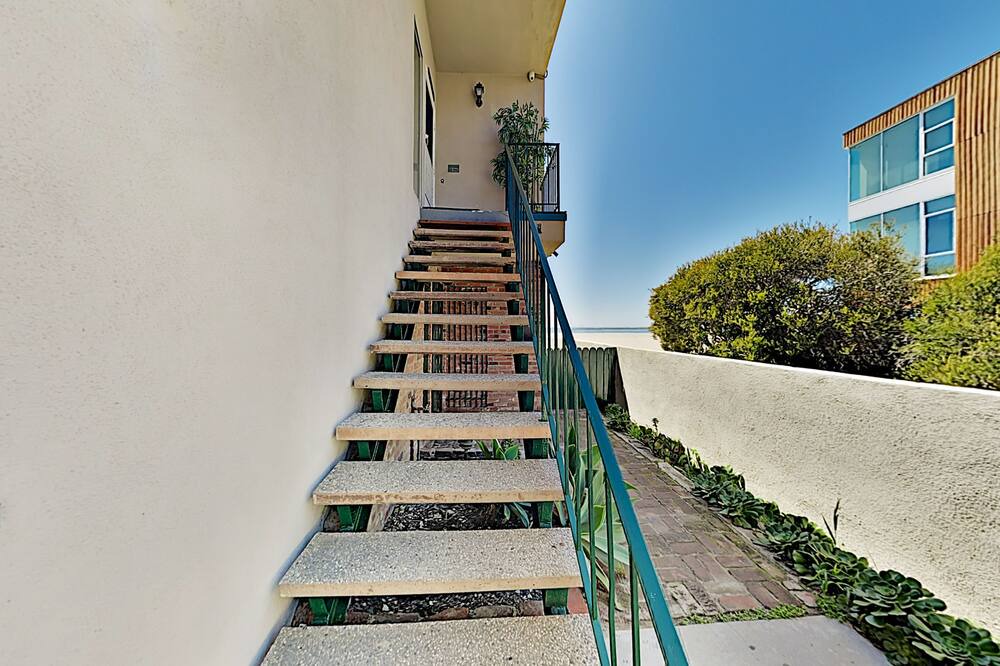 Photo of Others in Playa Del Rey
