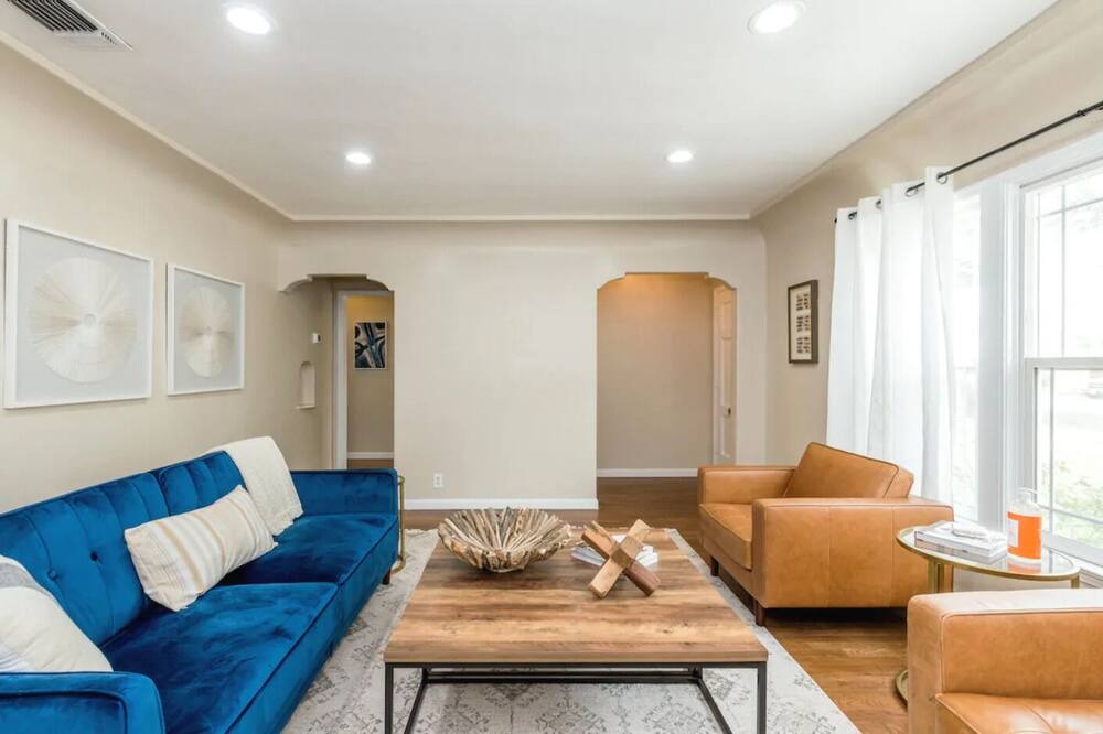Photo of Livingroom in Roosevelt