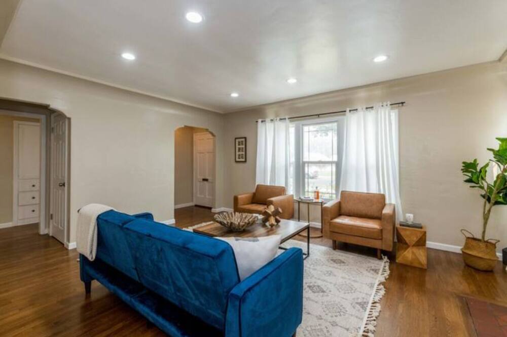 Photo of Livingroom in Roosevelt