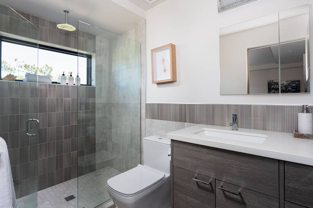 Photo of Bathroom in Corona del Mar