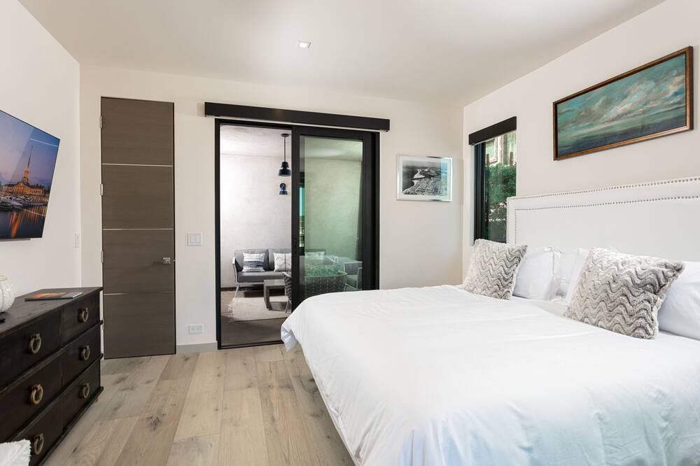 Photo of Bedroom in Corona del Mar