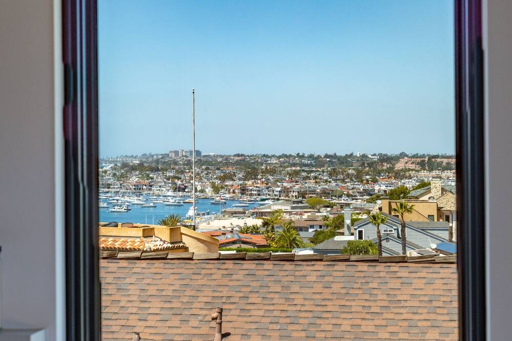 Photo of Bedroom in Corona del Mar