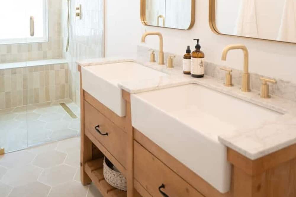 Photo of Bathroom in Fire Mountain